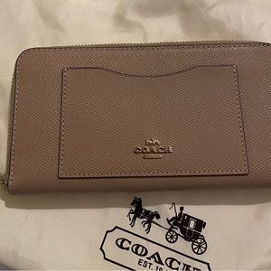 Coach Zippered Tan Wallet